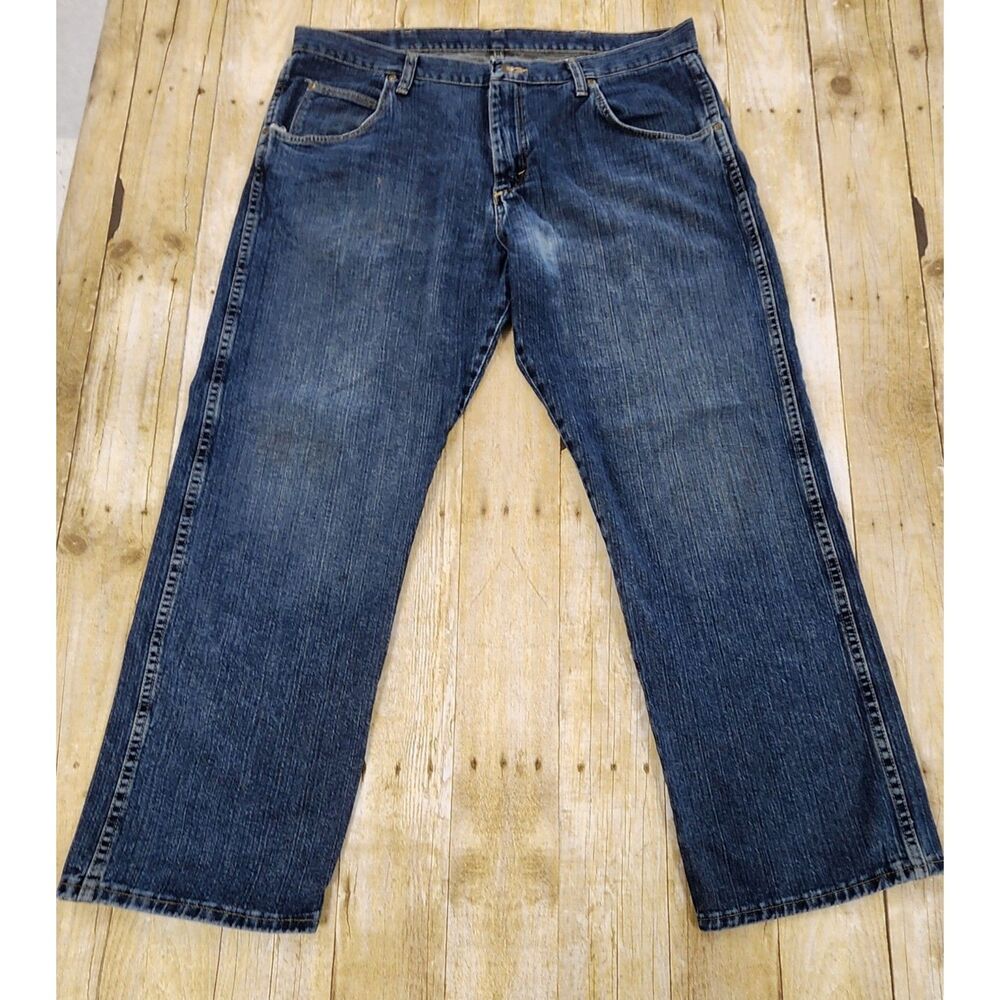 Wrangler Rugged Wear Jeans Mens Relaxed 38x28 Dark Wash Straight Leg Classic